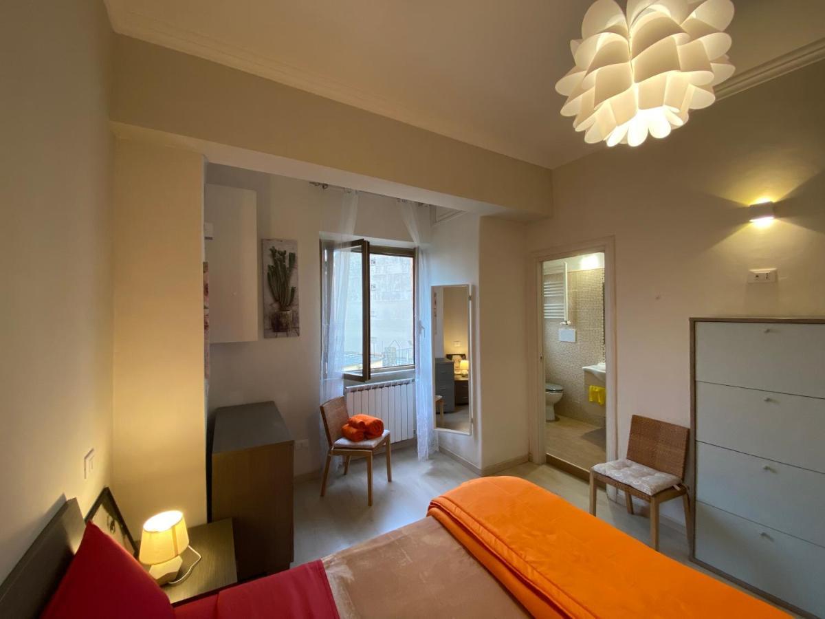 Luminoso Monolocale A 2 Passi Dalla Metro A Apartment Rom
